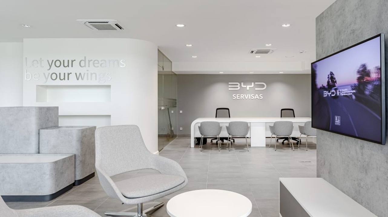 BYD Vilnius – salono interjeras
